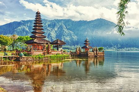 Eni and PETRONAS sign investment agreement to establish new JV Satellite Co. in Indonesia and Malaysia
